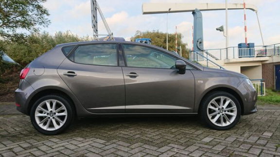 Seat Ibiza - 1.0 EcoTSI Style Connect Navigatie / PDC - 1