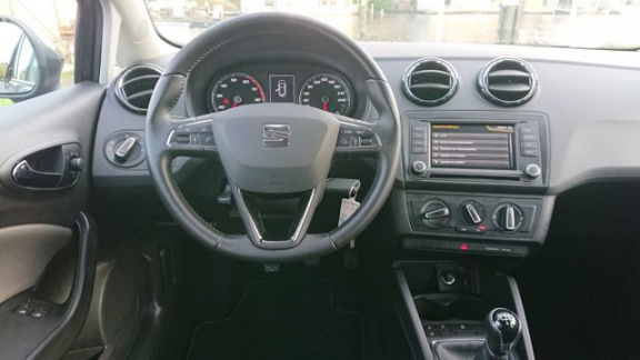 Seat Ibiza - 1.0 EcoTSI Style Connect Navigatie / PDC - 1