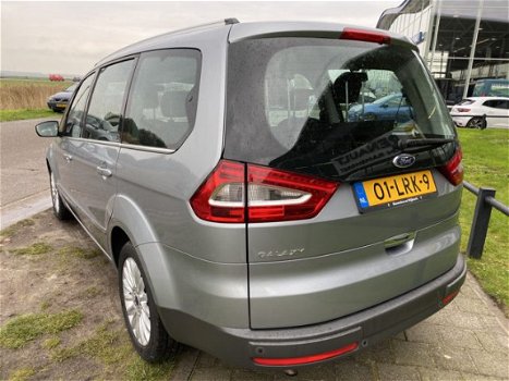 Ford Galaxy - 2.0 146PkTitanium 7 Pers Climat Navi PDC v+a 17