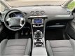 Ford Galaxy - 2.0 146PkTitanium 7 Pers Climat Navi PDC v+a 17