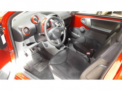 Toyota Aygo - 1.0 VVT-i Aspiration Red 3drs - 1