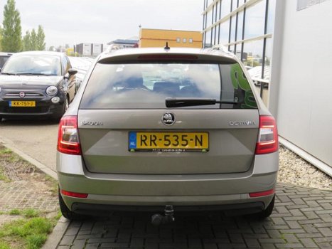 Skoda Octavia Combi - 1.6 TDI Greentech Ambition Business Facelift Trekhaak 18 inch Navi Clima PDC C - 1