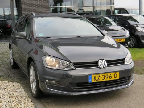 Volkswagen Golf Variant - 1.6 TDI Connected Series Groot Navi Camera DAB+ Clima PDC Cruise Half Lede - 1