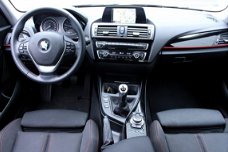 BMW 1-serie - 118i Sport NAVI CAMERA XENON BLUETH LANE-ASSIST '16