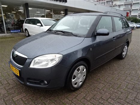 Skoda Fabia Combi - 1.6-16V Ambition Airco Trekhaak Pdc - 1