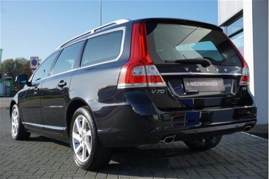 Volvo V70 - 2.0 D4 180pk Nordic+ on call/Standkachel/Trekhaak/Xenon - 1