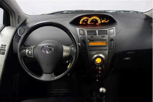 Toyota Yaris - 1.3 16v VVT-i 99pk 5D - 1