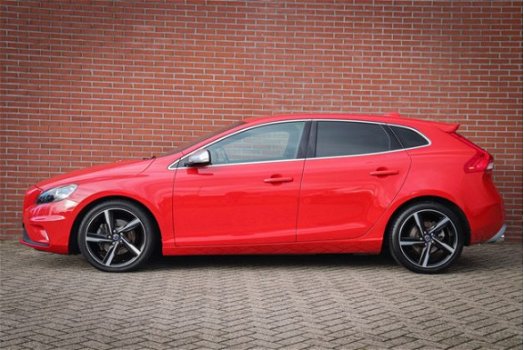 Volvo V40 - T4 Aut. R-Design, Intro, Driver Support & Winter Line - 1