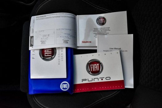 Fiat Punto - 100 PK LOUNGE 5 DEURS - CLIMA - CRUISE - NAVIGATIE - BLUETOOTH - 1