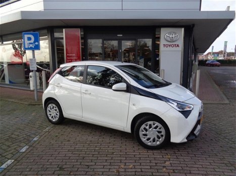 Toyota Aygo - 1.0 VVT-i 72pk 5D x-play - 1