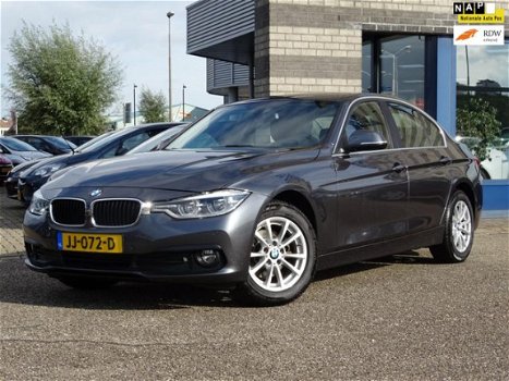 BMW 3-serie - 318d Corporate Lease Essential FULL-MAP NAVI ECC XENON PDC V+A VERWARMDE ZETELS MULTI- - 1