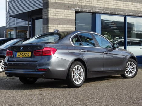 BMW 3-serie - 318d Corporate Lease Essential FULL-MAP NAVI ECC XENON PDC V+A VERWARMDE ZETELS MULTI- - 1