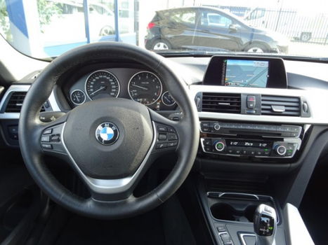 BMW 3-serie - 318d Corporate Lease Essential FULL-MAP NAVI ECC XENON PDC V+A VERWARMDE ZETELS MULTI- - 1