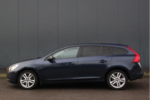 Volvo V60 - 1.6 DRIVe Momentum Leer/Navigatie/Parkeersensor/17