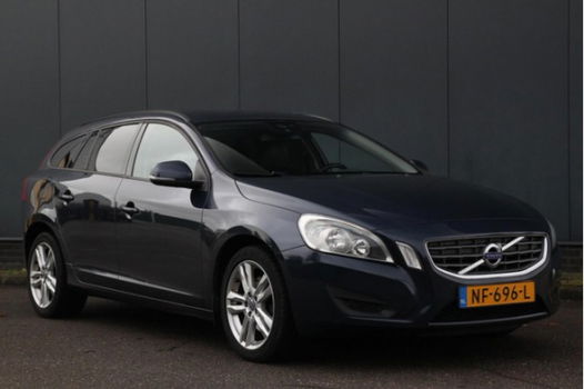 Volvo V60 - 1.6 DRIVe Momentum Leer/Navigatie/Parkeersensor/17