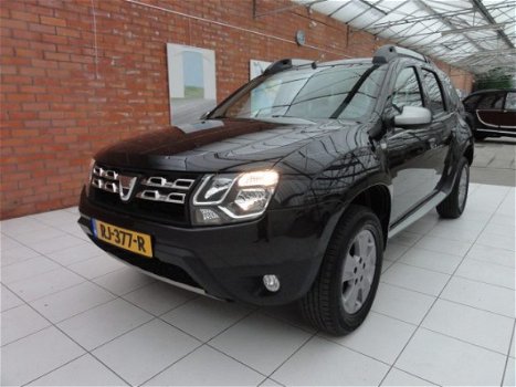 Dacia Duster - TCe 120 laureate | Airco | LM Velgen | Parkeerhulp - 1