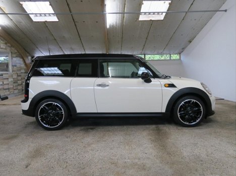 Mini Mini Clubman - 1.6 Cooper Panoramadak Stoelverwarming Parkeersensoren Automatische airco - 1