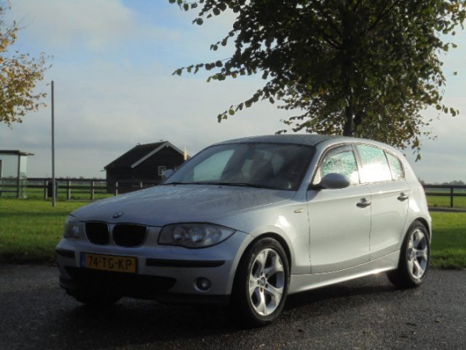 BMW 1-serie - 118d Business Line * Navi * Airco * 5Drs * Nw-APk * SALE - 1