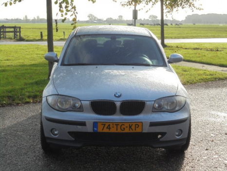 BMW 1-serie - 118d Business Line * Navi * Airco * 5Drs * Nw-APk * SALE - 1