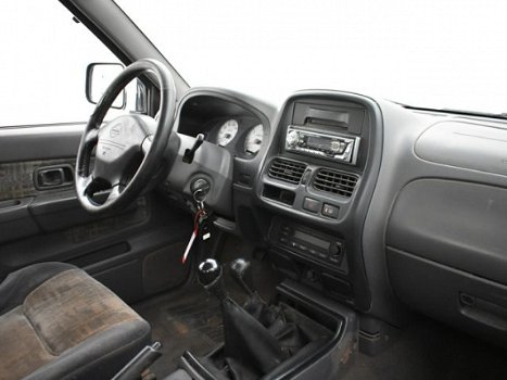 Nissan Pick-up - 2.5 4WD KING CAB. + CLIMATE CONTROL / TREKHAAK - 1