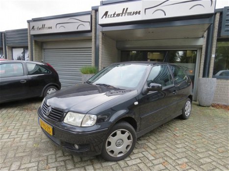 Volkswagen Polo - 1.4-16V Trendline - 1