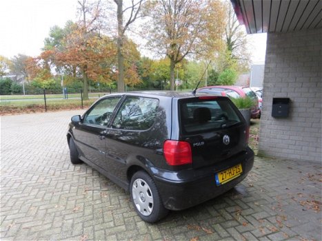 Volkswagen Polo - 1.4-16V Trendline - 1