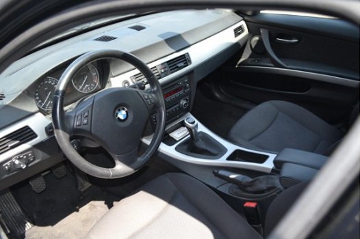 BMW 3-serie - 318i Business Line - 1