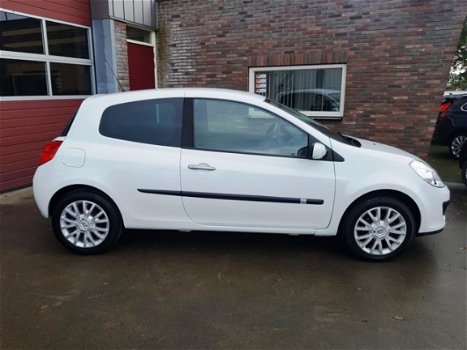 Renault Clio - 1.2-16V Collection 105.000 KM, Airco. LMV, Cruise Control, Rijklaarprijs, Garantie - 1