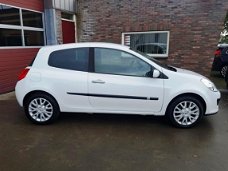 Renault Clio - 1.2-16V Collection 105.000 KM, Airco. LMV, Cruise Control, Rijklaarprijs, Garantie