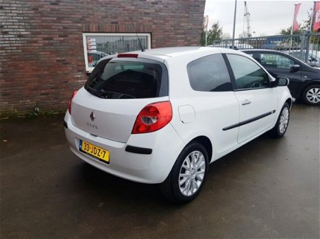 Renault Clio - 1.2-16V Collection 105.000 KM, Airco. LMV, Cruise Control, Rijklaarprijs, Garantie - 1