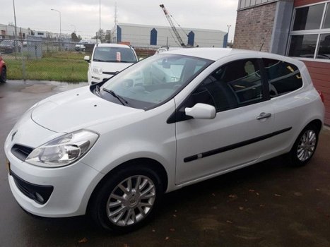 Renault Clio - 1.2-16V Collection 105.000 KM, Airco. LMV, Cruise Control, Rijklaarprijs, Garantie - 1