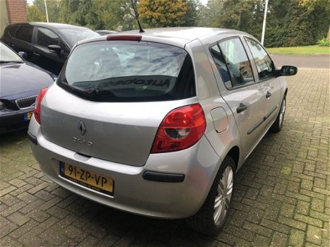 Renault Clio - 1.2-16V Special Line - 1