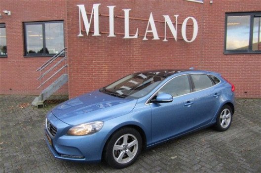 Volvo V40 - 2.0 D4 Summum Business PANORAMADAK/LEER/TREKHAAK/STOEL VERW - 1