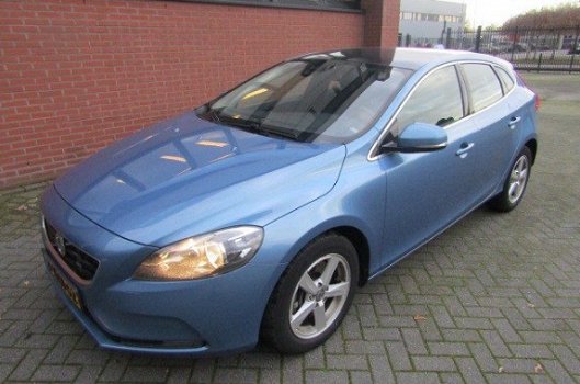 Volvo V40 - 2.0 D4 Summum Business PANORAMADAK/LEER/TREKHAAK/STOEL VERW - 1