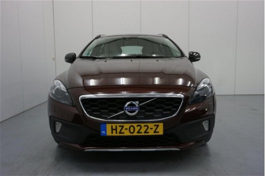 Volvo V40 Cross Country - 2.0 D2 Momentum | Navigatie | Xenon | Climate control | - 1