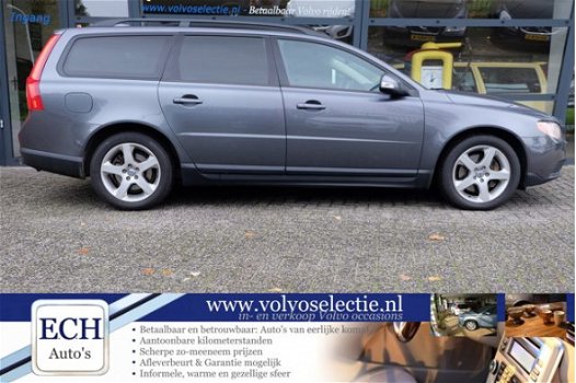 Volvo V70 - 2.5T 200 pk, Stoelverwarming voor + achter, ECC, Trekhaak - 1