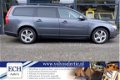 Volvo V70 - 2.5T 200 pk, Stoelverwarming voor + achter, ECC, Trekhaak - 1 - Thumbnail