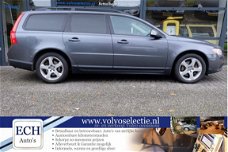 Volvo V70 - 2.5T 200 pk, Stoelverwarming voor + achter, ECC, Trekhaak