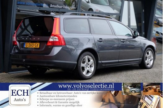Volvo V70 - 2.5T 200 pk, Stoelverwarming voor + achter, ECC, Trekhaak - 1