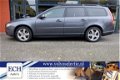 Volvo V70 - 2.5T 200 pk, Stoelverwarming voor + achter, ECC, Trekhaak - 1 - Thumbnail