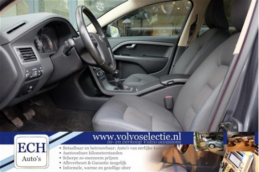 Volvo V70 - 2.5T 200 pk, Stoelverwarming voor + achter, ECC, Trekhaak - 1