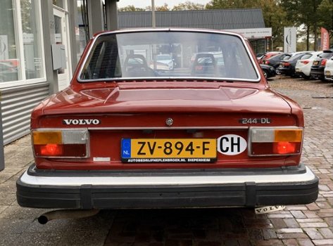 Volvo 244 - 2.1 GL Automaat 1978, Benzine, Sedan, Rood Apk 09-2021 belastingvrij - 1