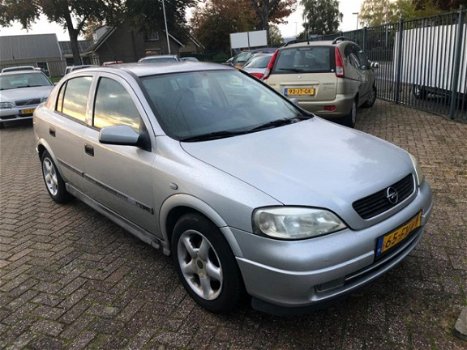Opel Astra - 1.6-16V Club /5deurs - 1