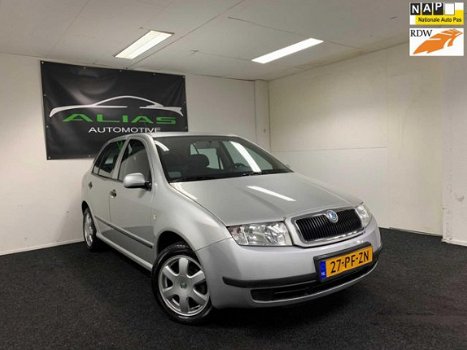 Skoda Fabia - 1.4-16V Comfort 2004 Grijs / 5-deurs / Bluetooth / APK 2020 / NAP - 1