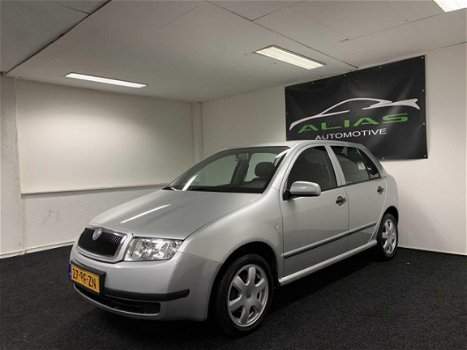 Skoda Fabia - 1.4-16V Comfort 2004 Grijs / 5-deurs / Bluetooth / APK 2020 / NAP - 1