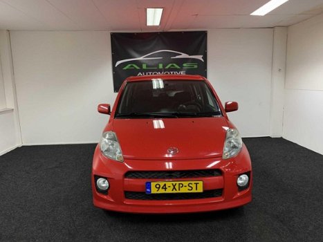 Daihatsu Sirion 2 - 1.3-16V Sport 2007 Rood AIRCO / APK 2020 / NAP - 1