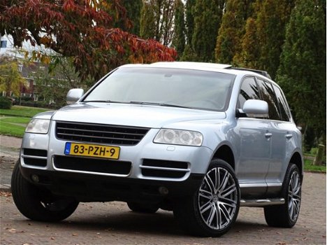 Volkswagen Touareg - 4.2 V8 318PK 4-motion / leder + trekhaak - 1