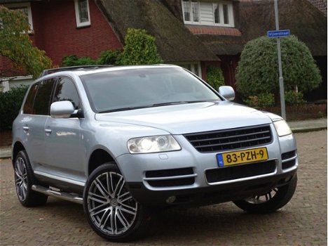 Volkswagen Touareg - 4.2 V8 318PK 4-motion / leder + trekhaak - 1