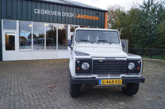 Land Rover Defender - 2.5 Td5 110 Station Wagon Youngtimer - 1