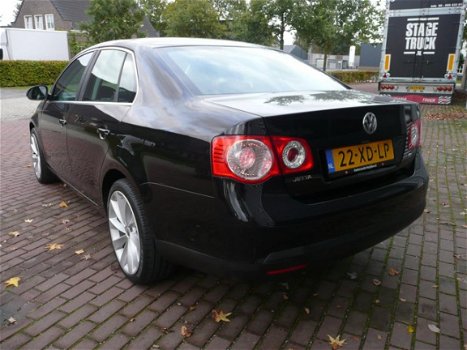 Volkswagen Jetta - 1.6 FSI 2007 Climatronic/18